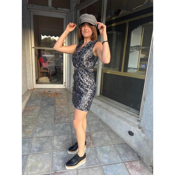 Y2K Lavender Label Vera Wang Metallic Swirl Wrap Dress – Size 6 - Picture 2 of 7